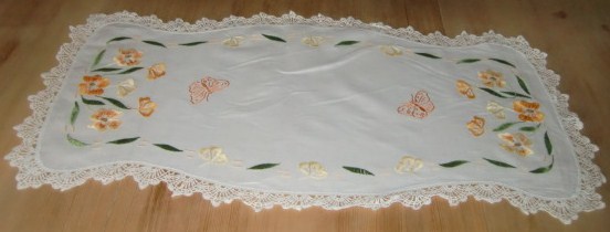M630M  Embroidered runner