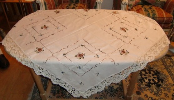 M650M Embroidered tablecloth
