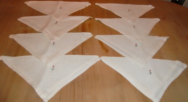 M690M set of eight linen napkins