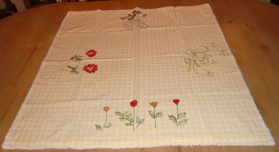 M707M Easter kitchen tablecloth with gorgeous embroidery
