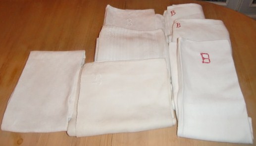 M694M Set of seven linen towels
